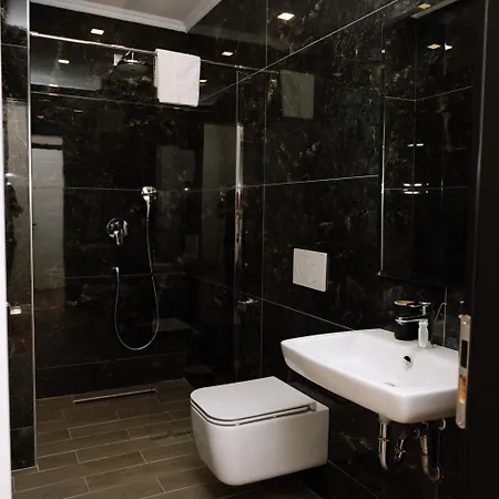 Ahrid Hotel *